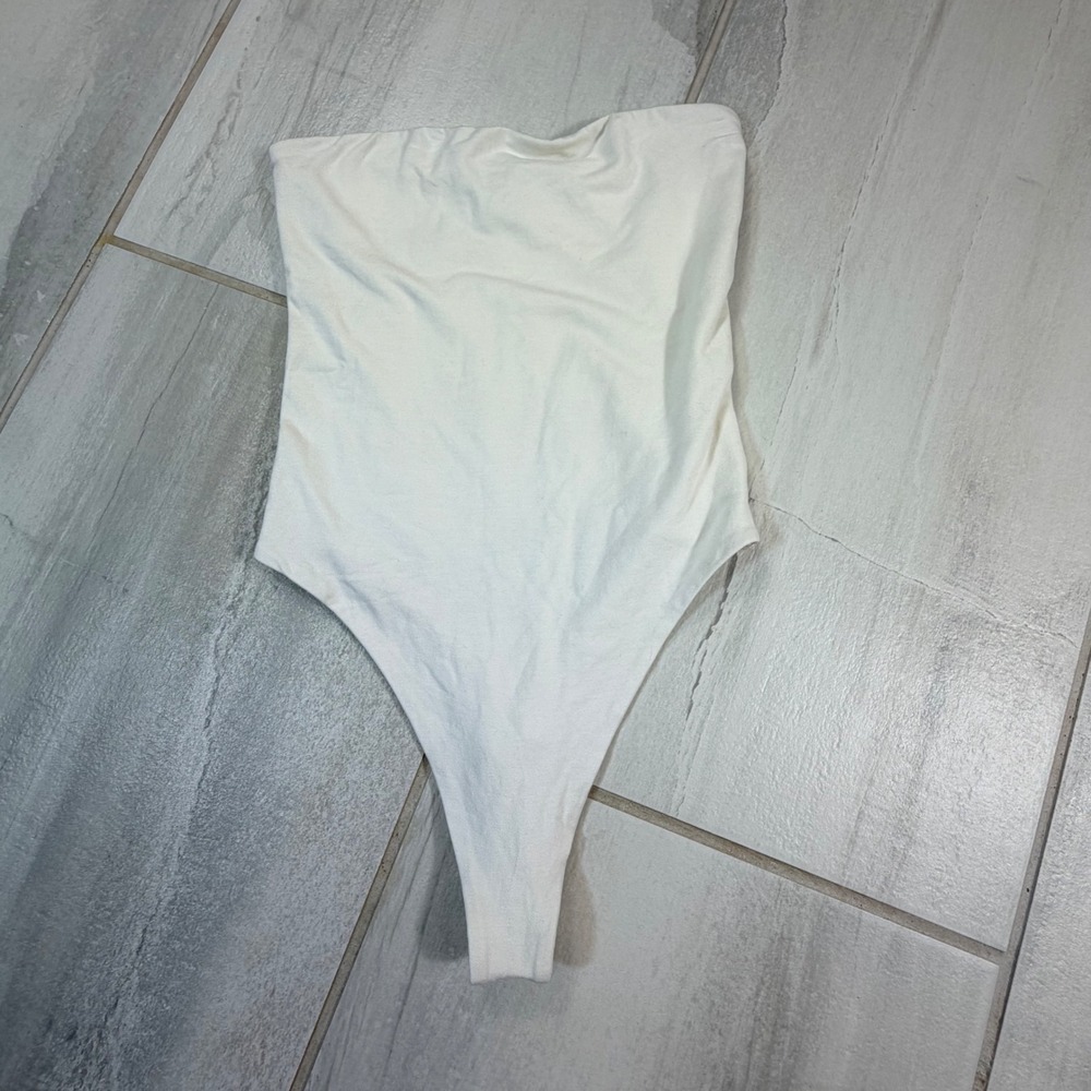 Oh Polly Womens White Strapless Tube Thong Bodysuit Size XS 5605